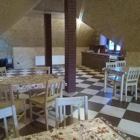 Dom Pod Winogronem * 什恰夫尼察