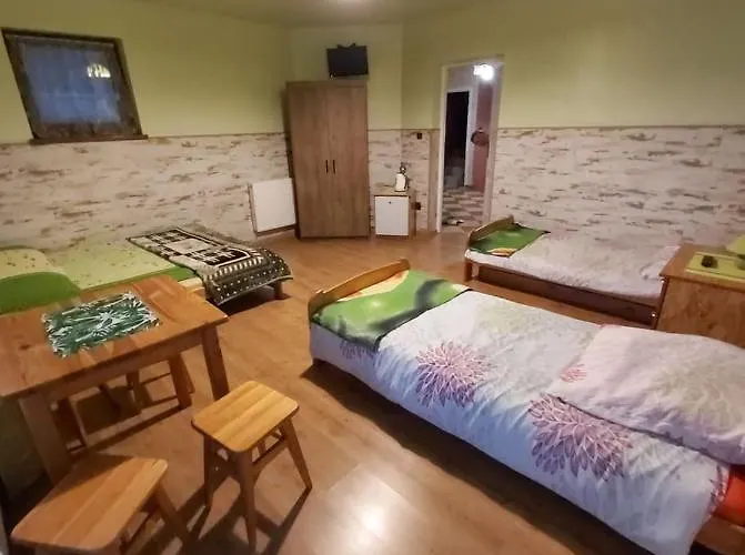 Dom Pod Winogronem * 슈차브니차