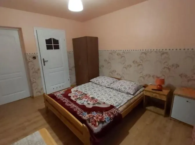 Dom Pod Winogronem * 슈차브니차