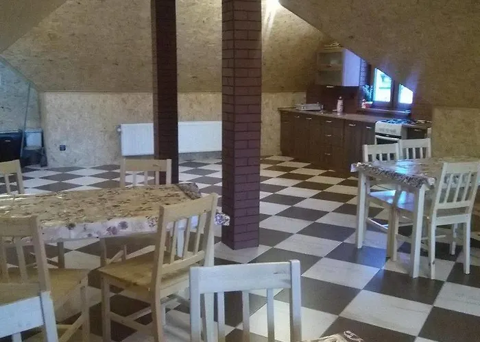 Dom Pod Winogronem * 슈차브니차